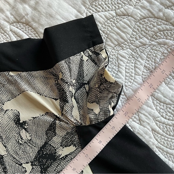 REVOLVE - Funktional - Shift Dress in Pictured - Picture 11 of 12